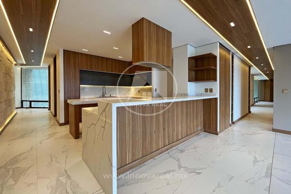 Foto de inmueble en Av. Dr. Jorge Jimenez Cantú, Col. Hacienda de Valle Escondido C.P. 52937, Atizapán de Zaragoza
