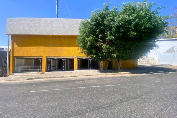 Foto de inmueble en Av. Emiliano Zapata, Col. Tlaltenango C.P. 62170, Cuernavaca