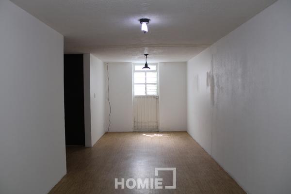Foto de inmueble en Avenida Estrella #100, Col. Ricardo Flores Magon C.P. 09820, Iztapalapa