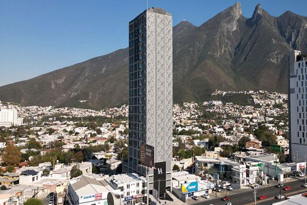 Foto de inmueble en Av. Eugenio Garza Sada, Col. Contry C.P. 64860, Monterrey