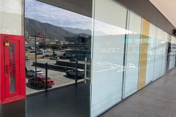 Foto de inmueble en Av. Eugenio Garza Sada, Col. Villa Las Fuentes C.P. 64890, Monterrey
