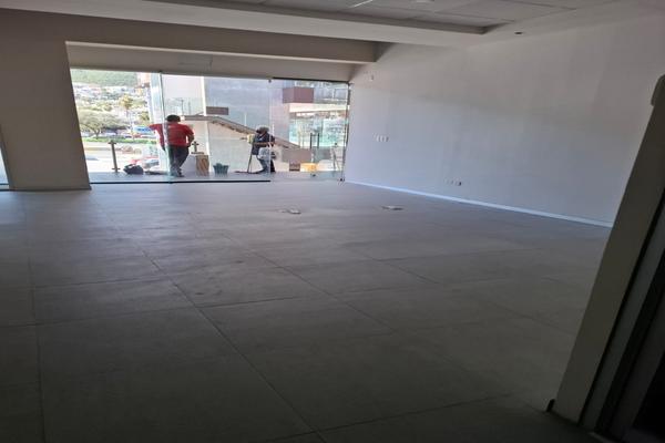 Foto de inmueble en Av. Eugenio Garza Sada, Col. Villa Las Fuentes C.P. 64890, Monterrey