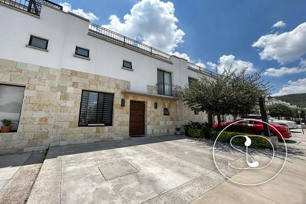 Foto de inmueble en Av. Eurípides #1646, Col. Residencial el Refugio C.P. 76146, Querétaro