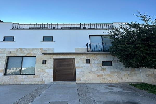 Foto de inmueble en Av Euripides, Col. Residencial el Refugio C.P. 76146, Querétaro