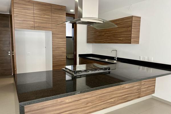 Foto de inmueble en Avenida Faro, Col. Bosques de La Victoria C.P. 44540, Guadalajara