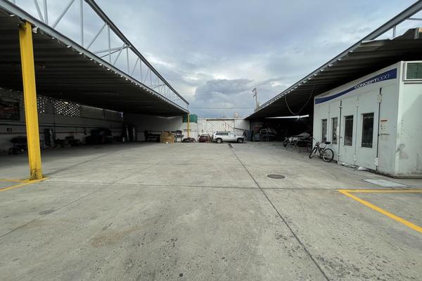 Foto de inmueble en Av federalismo, Col. Artesanos C.P. 44200, Guadalajara