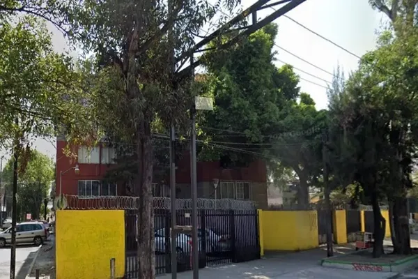 Foto de inmueble en Av. Francisco del paso y troncoso #1122, Col. Los Picos de Iztacalco Sección 1a C.P. 08770, Iztacalco