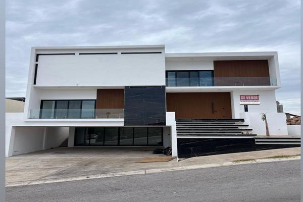Foto de inmueble en Av. Francisco Villa, Col. Bosques de San Francisco C.P. 31115, Chihuahua