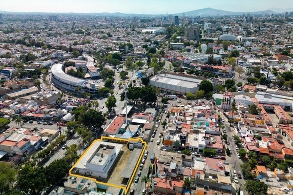 Foto de inmueble en Avenida Fray Antonio alcalde, Col. Santa Mónica C.P. 44220, Guadalajara