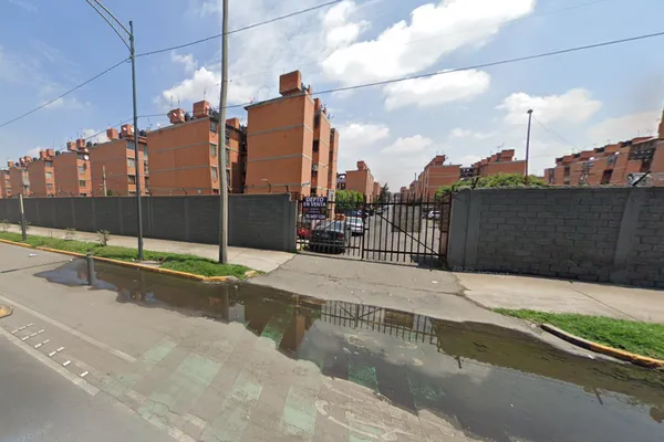 Foto de inmueble en Avenida Fuerte de Loreto #2, Col. Ejercito de Oriente C.P. 09230, Iztapalapa