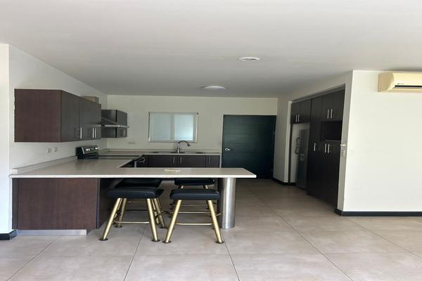 Foto de inmueble en Avenida Fundadores, Col. Jardín de las Torres C.P. 64754, Monterrey