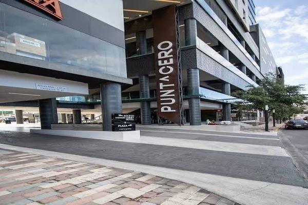 Foto de inmueble en Av. Fundidora, Col. Centro C.P. 64720, Monterrey