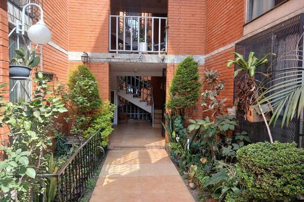 Foto de inmueble en Av. Genaro Estrada, Col. Jacarandas C.P. 09280, Iztapalapa