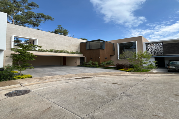 Foto de inmueble en Av. General Ramon Corona, Col. La Mojonera C.P. 45019, Zapopan