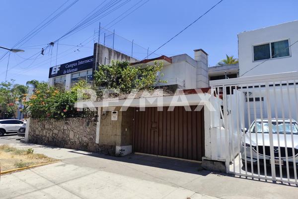 Foto de inmueble en Av. Golfo de Cortés, Col. Vallarta Norte C.P. 44690, Guadalajara