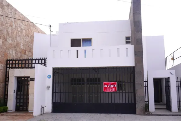 Foto de inmueble en AV. GUADALAJARA #1160, Col. Granjas San Isidro C.P. 27100, Torreón