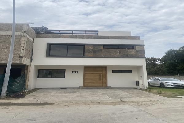 Foto de inmueble en Avenida Guadalajara, Col. Valle Imperial C.P. 45134, Zapopan