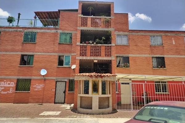 Foto de inmueble en Av. Hacienda del jardín, Col. INFONAVIT C.T.M. San Pablo Tultepec C.P. 54985, Tultepec