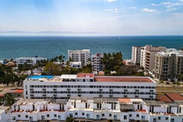 Foto de inmueble en Avenida Héroe de Nacozari #41, Col. Loma Bonita C.P. 63732, Bahía de Banderas