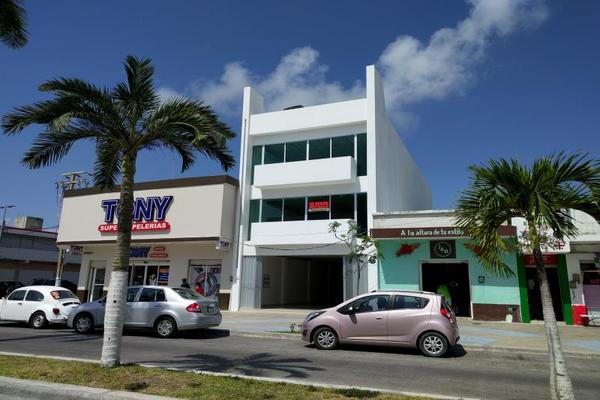 Foto de inmueble en Av. Heroes, Col. Chetumal Centro C.P. 77000, Othón P. Blanco
