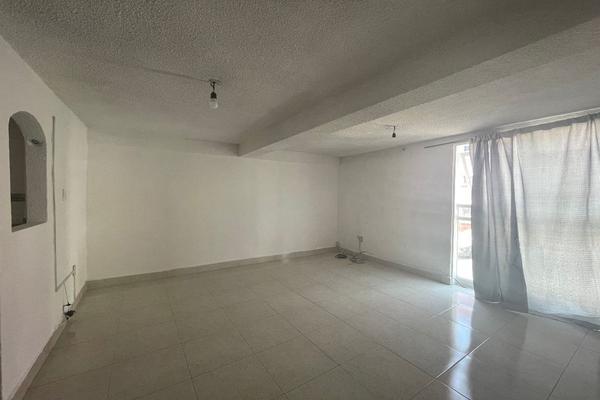 Foto de inmueble en Avenida Hidalgo, Col. San Nicolás Tolentino C.P. 09850, Iztapalapa