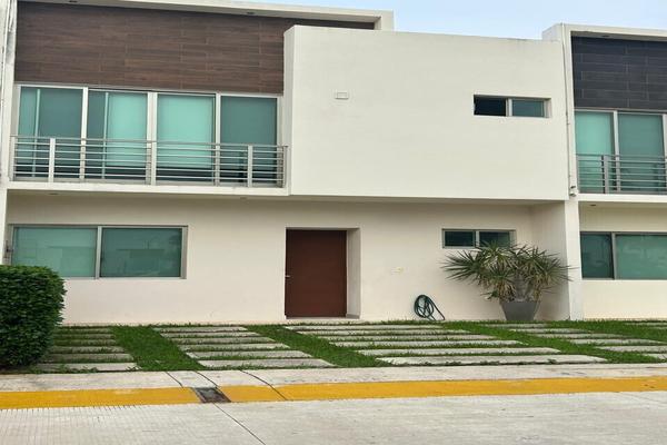 Foto de inmueble en Av Huayacan, Col. Supermanzana 56 C.P. 77533, Benito Juárez