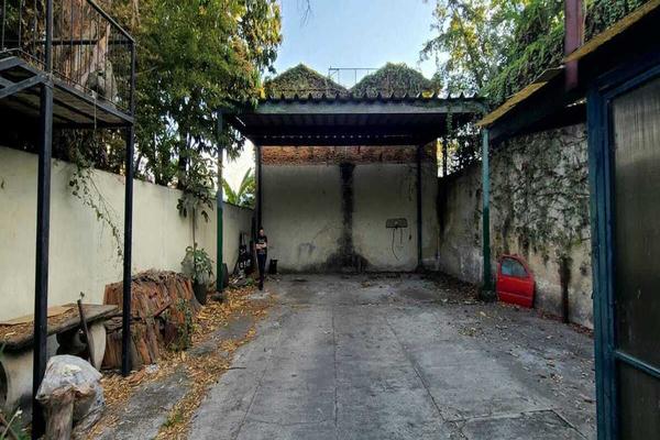 Foto de inmueble en Av inglaterra, Col. Arcos Vallarta C.P. 44130, Guadalajara