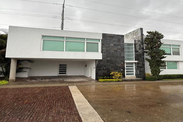 Foto de inmueble en Av. Inglaterra, Col. Jocotan C.P. 45017, Zapopan