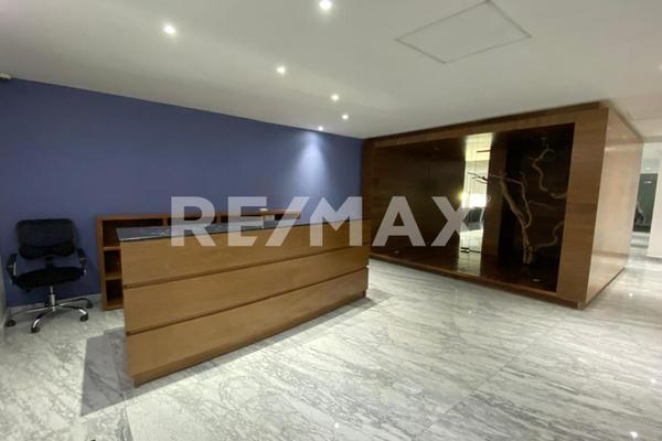 Foto de inmueble en Av. Insurgentes, Col. Crédito Constructor C.P. 03940, Benito Juárez