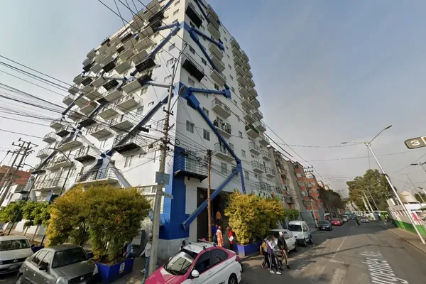 Foto de inmueble en AV. INSURGENTES NORTE #1260, Col. Capultitlan C.P. 07370, Gustavo A. Madero