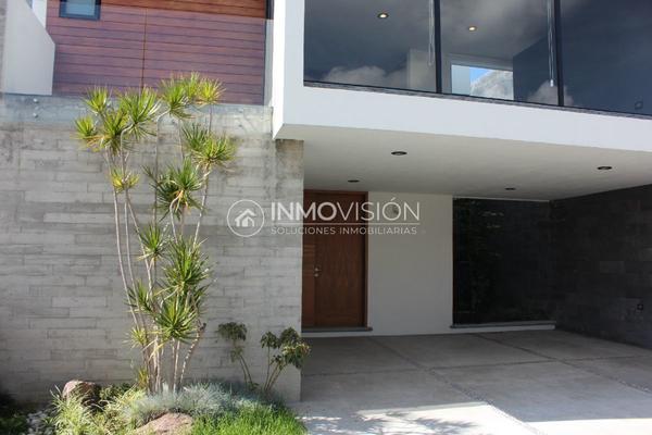 Foto de inmueble en Avenida Jaguey, Col. San Bernardino Tlaxcalancingo C.P. 72820, San Andrés Cholula