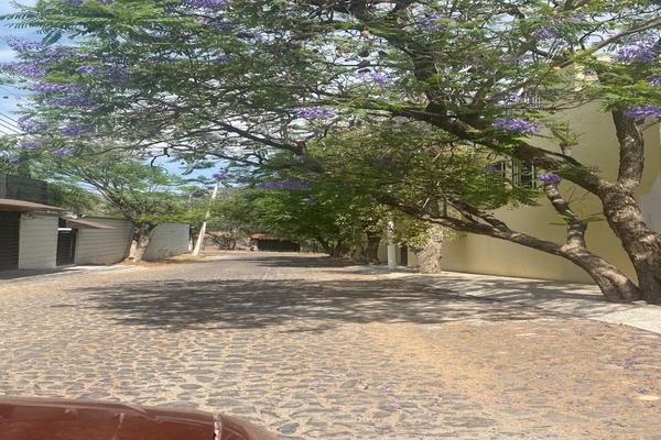 Foto de inmueble en AV JALPAN, Col. Colinas del Bosque 1a Sección C.P. 76904, Corregidora