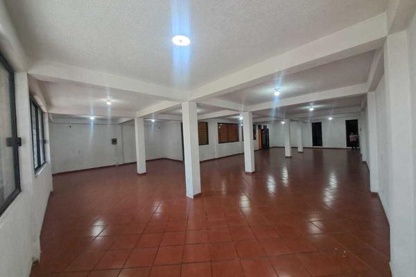 Foto de inmueble en av jardines, Col. Jardines de Morelos Sección Lagos C.P. 55070, Ecatepec de Morelos
