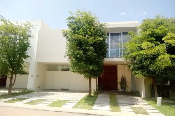 Foto de inmueble en Av. Juan Palomar y Arias #861, Col. Jardines Universidad C.P. 45110, Zapopan