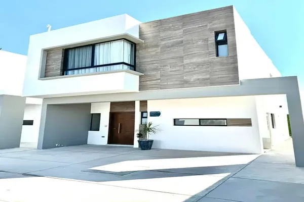Foto de inmueble en AV JUAREZ #0, Col. San Felipe C.P. 27085, Torreón