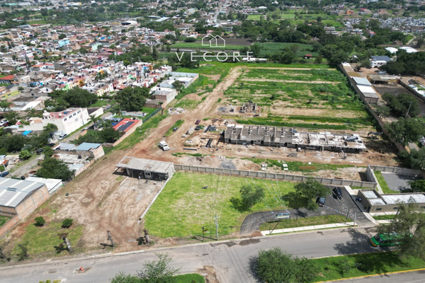 Foto de inmueble en Av. Juarez, Col. Lomas de Tonalá C.P. 45400, Tonalá