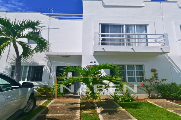 Foto de inmueble en av las ceibas, Col. Las Ceibas C.P. 63735, Bahía de Banderas