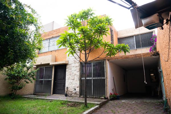 Foto de inmueble en av las flores, Col. Tlacopac C.P. 01049, Álvaro Obregón