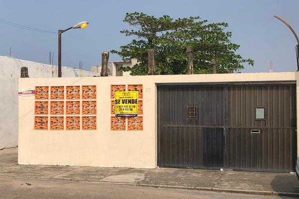 Foto de inmueble en AV. LAS GAVIOTAS # 57 LOTE 34, MZA 85, Col. Santa Isabel C.P. 96538, Coatzacoalcos