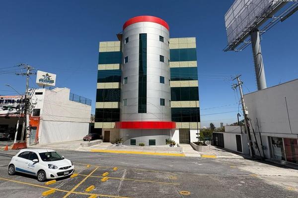 Foto de inmueble en Av Lázaro cardenas, Col. Jardín de las Torres C.P. 64754, Monterrey