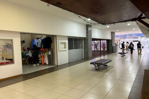 Foto de inmueble en Av. Lazaro Cardenas, Col. Morelos C.P. 44910, Guadalajara