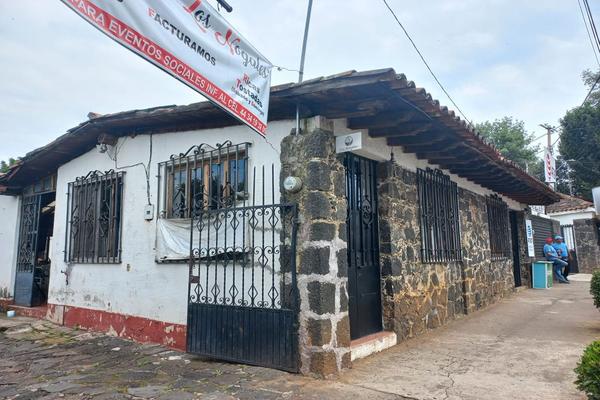 Foto de inmueble en Av. Lazaro Cardenas, Col. Pátzcuaro C.P. 61600, Pátzcuaro