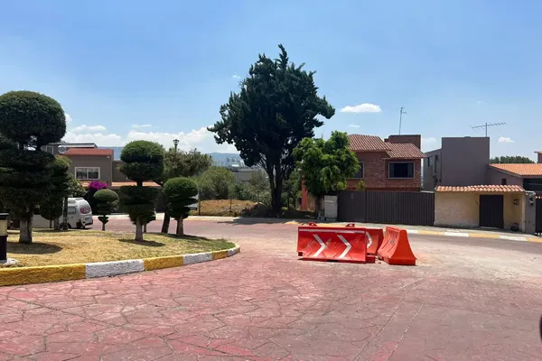 Foto de inmueble en AV LOMAS DEL SOL #1, Col. Lomas del Sol C.P. 52789, Huixquilucan