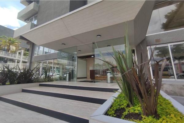 Foto de inmueble en Av Lopez Mateos, Col. Chapalita Oriente C.P. 45040, Zapopan