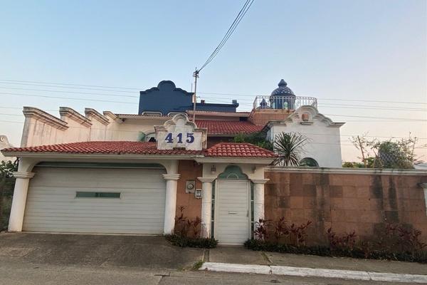 Foto de inmueble en Av. López Mateos, Col. Petrolera C.P. 96500, Coatzacoalcos