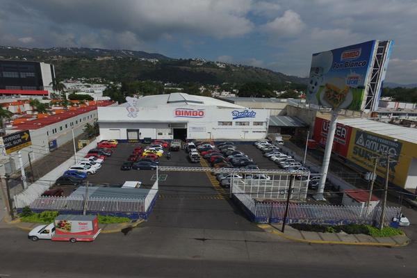 Foto de inmueble en AV LOPEZ MATEOS SUR, Col. El Palomar C.P. 45643, Tlajomulco de Zúñiga
