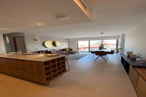 Foto de inmueble en Av. Lopez Mateos Sur, Col. Loma Bonita C.P. 45086, Zapopan