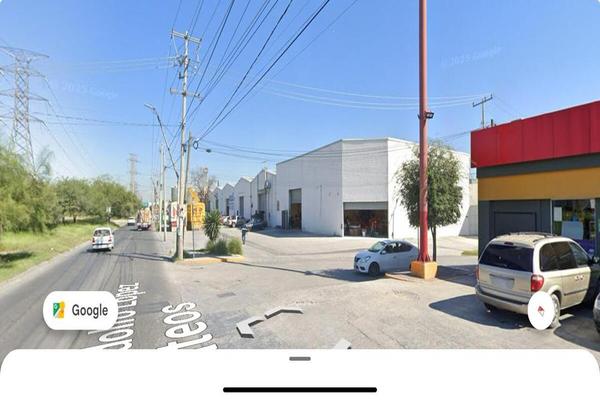 Foto de inmueble en Ave Lopez Mateos, Col. Villa Española C.P. 67118, Guadalupe
