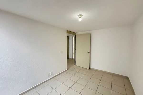 Foto de inmueble en Avenida Los Angeles #83, Col. San Sebastián Tecoloxtitla C.P. 09520, Iztapalapa