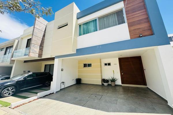 Foto de inmueble en Avenida Madeiras #187, Col. Coto Miraflores C.P. 45134, Zapopan